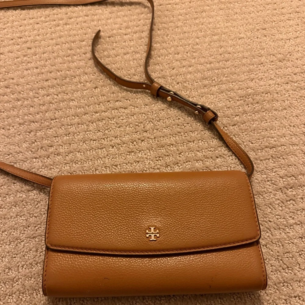 Tory Burch cognac Robinson crossbody bag - Picture 2 of 7